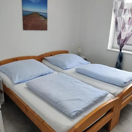 Wunderschoenes In Fedderwardersiel Mit Terrasse Apartment *