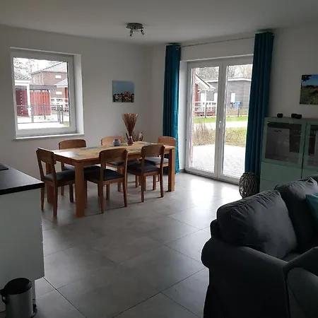 Wunderschoenes In Fedderwardersiel Mit Terrasse Apartment